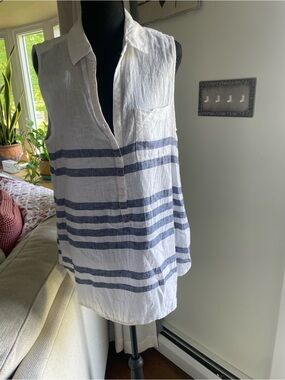 beachlunchlounge White and Navy Striped Sleeveless Button Front Tank